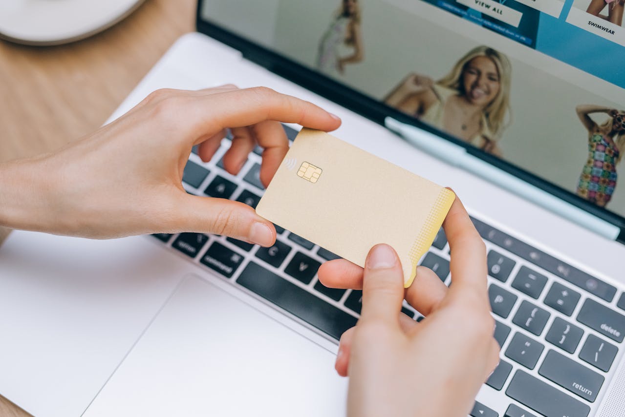 People Using Blog Why Do People Become Bloggers? Pros and Cons - Tricky Enough