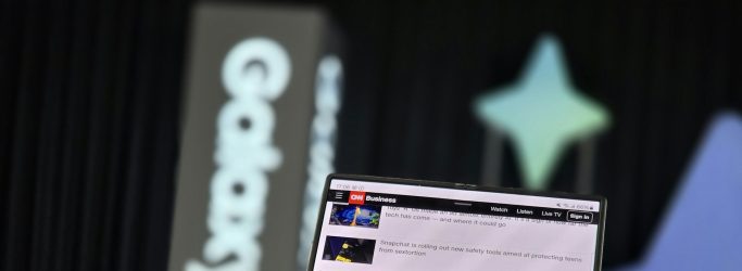 Galaxy AI is Expected to Power WhatsApp Live Translate for Calls